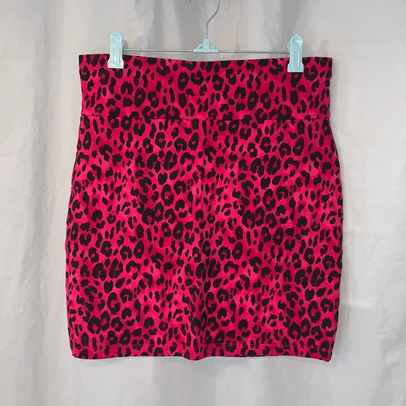 NWOT Large Pink / Red Leopard Bodycon Mini Skirt - Picture 2 of 13